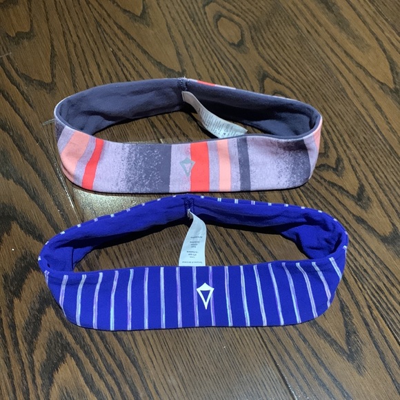 Here is six headbands for the price of one only been worn a few times! - Picture 5 of 6